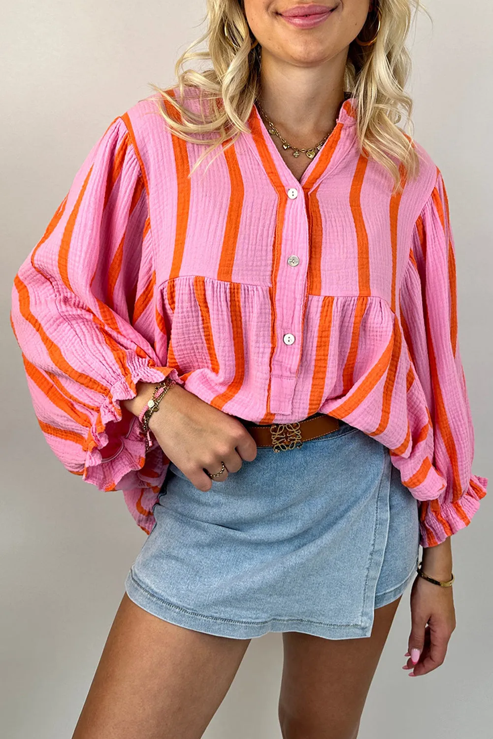 Chemise ample boutonnée à manches volantées froissées à rayures orange