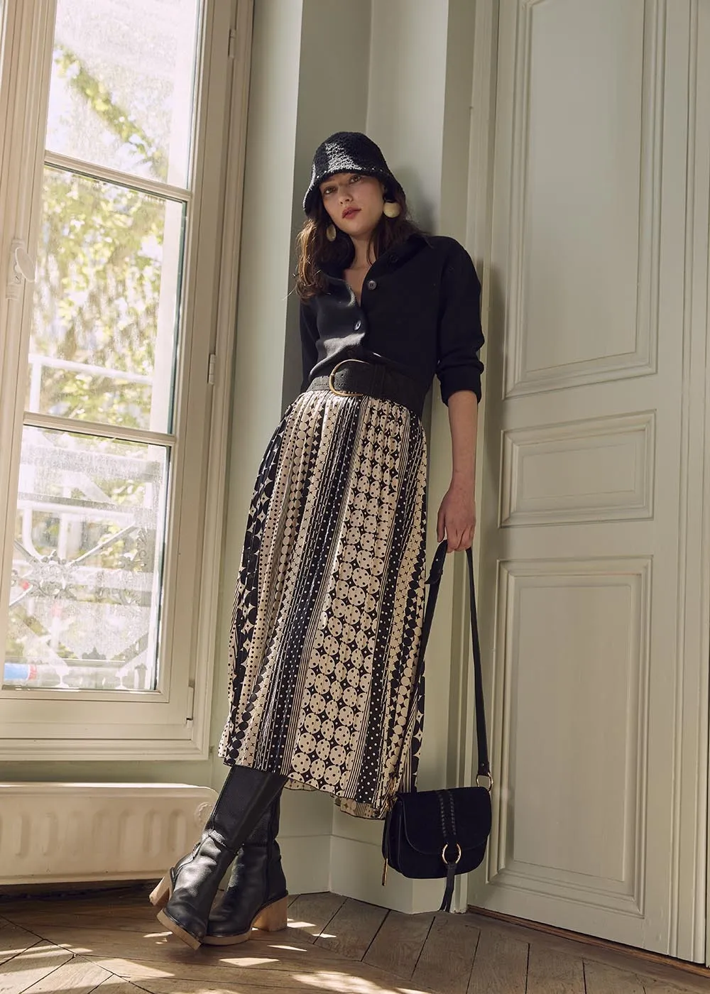 Jupe mi-longue à imprimé bleu et blanc taille élastique