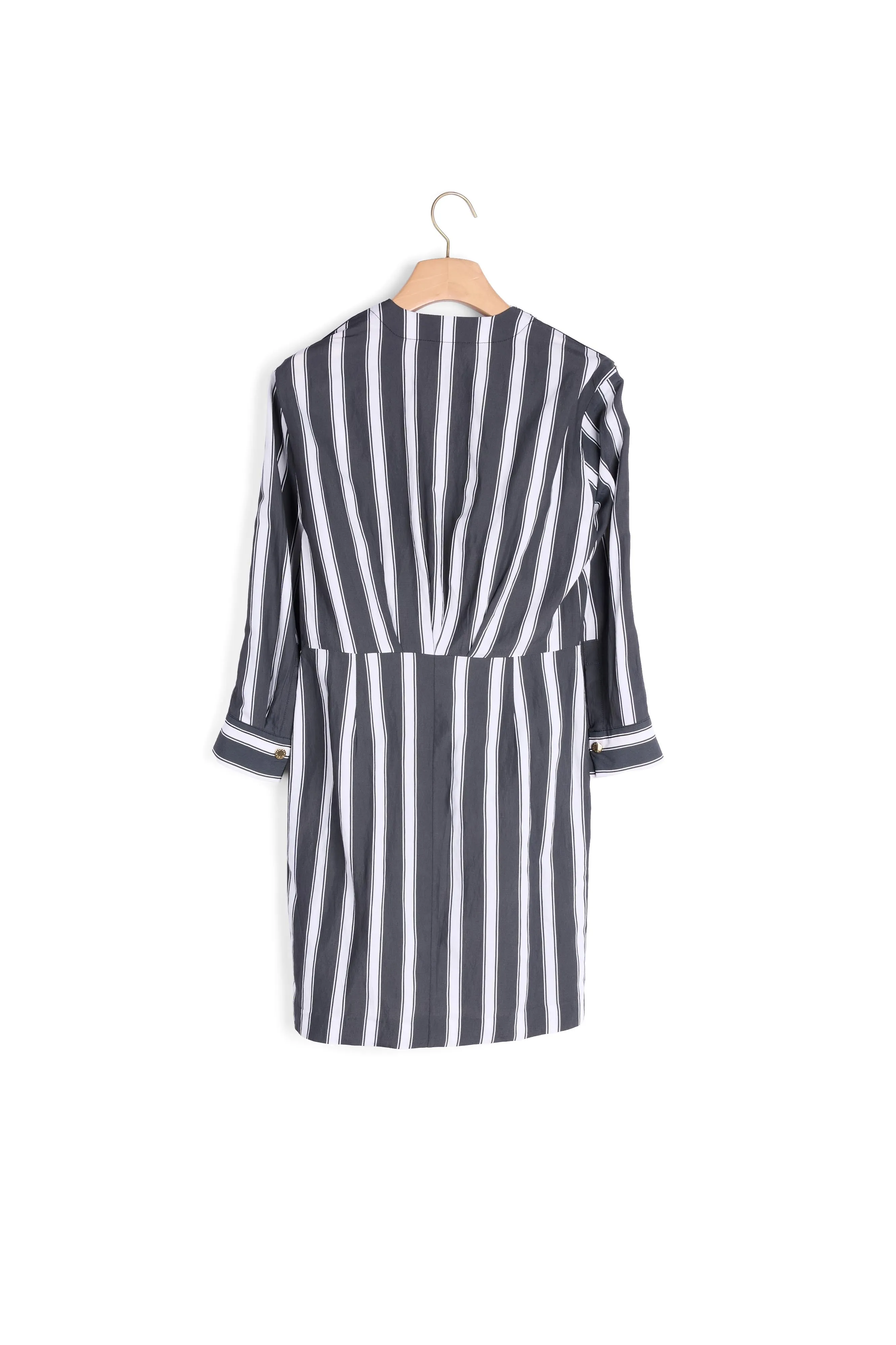 Robe courte rayée à encolure en V